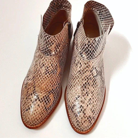 Gianni Bini Light Tan Snakeskin Ankle Booties Womens 8 Low Heel Boots - Picture 4 of 14